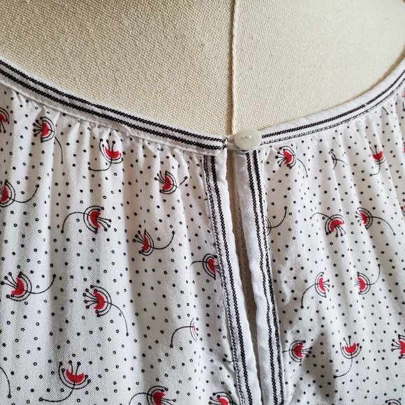 Max Studio Long sleeve floral smocked top Large - Picture 3 of 10